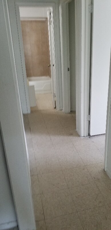 Building Photo - 4214 Woodmanor Dr