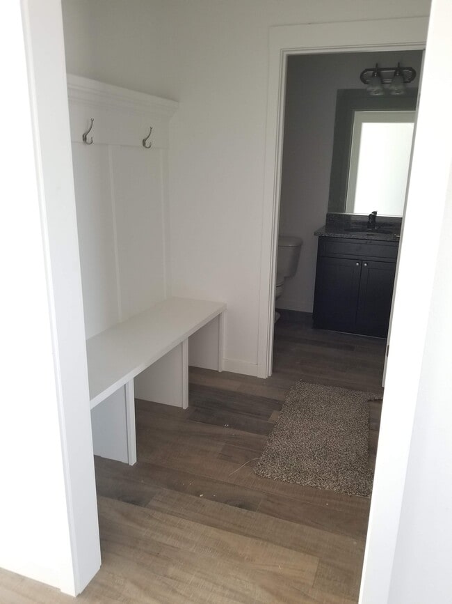 Building Photo - 6925 Hardrock Ct
