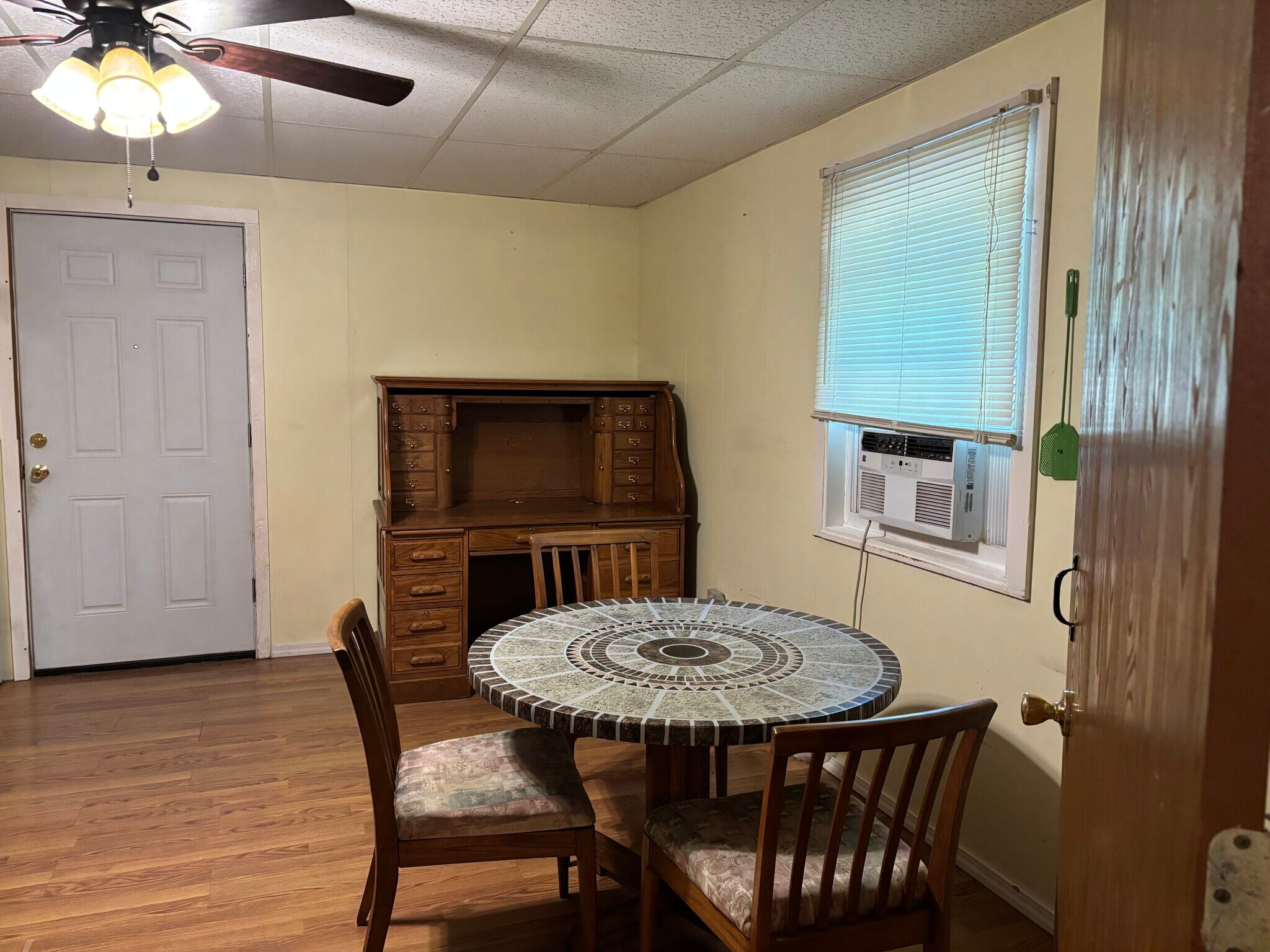 Building Photo - 142 Townsend Ct