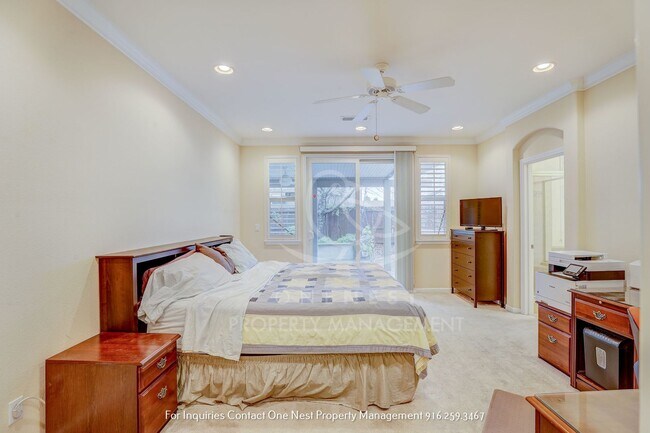 Building Photo - Desirable 4 bdrm 2 bth located in sought o...