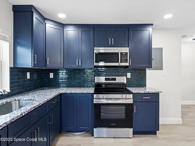 Building Photo - 101 Deland Ave