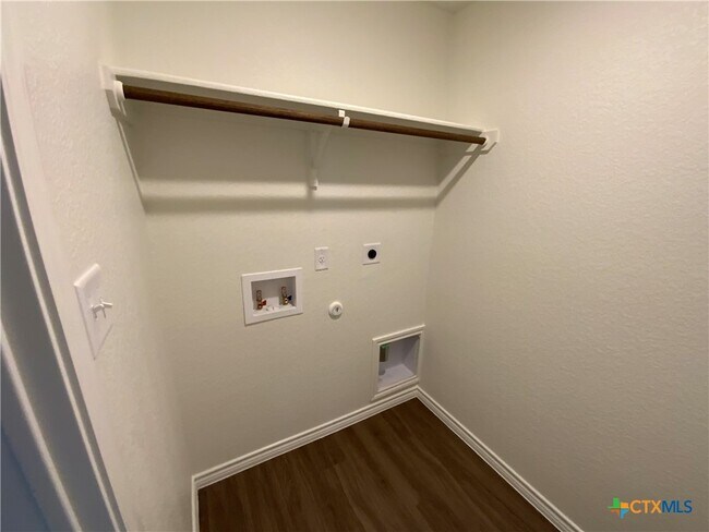 Building Photo - 212 Hemp Hl