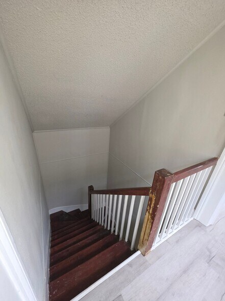 Building Photo - 1547 Chippewa St