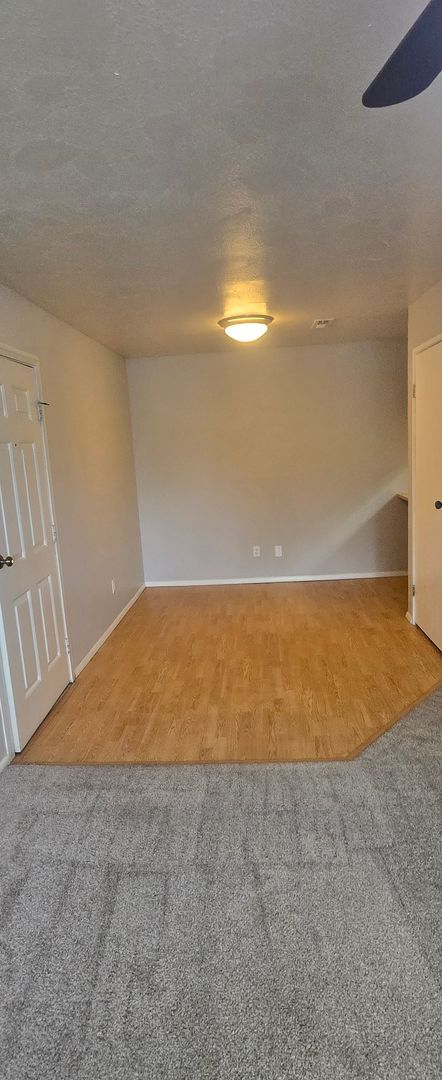 Building Photo - Charming 2-bedroom, 1-bathroom home locate...