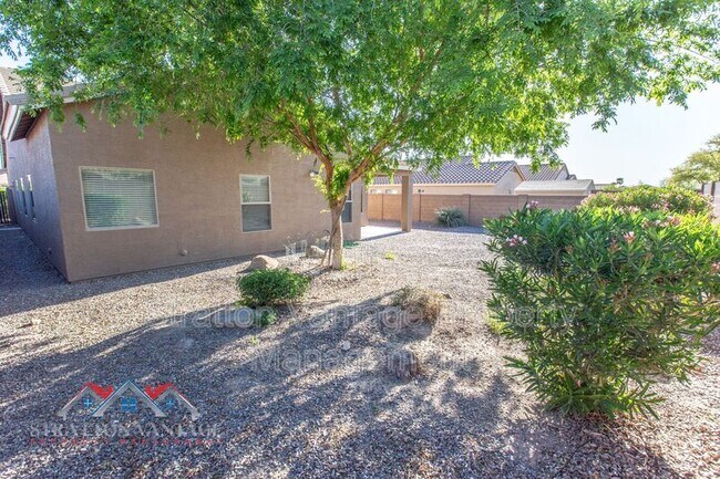 Building Photo - 4710 E Austin Ln