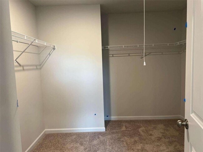 Building Photo - 420 Pt Pl Dr