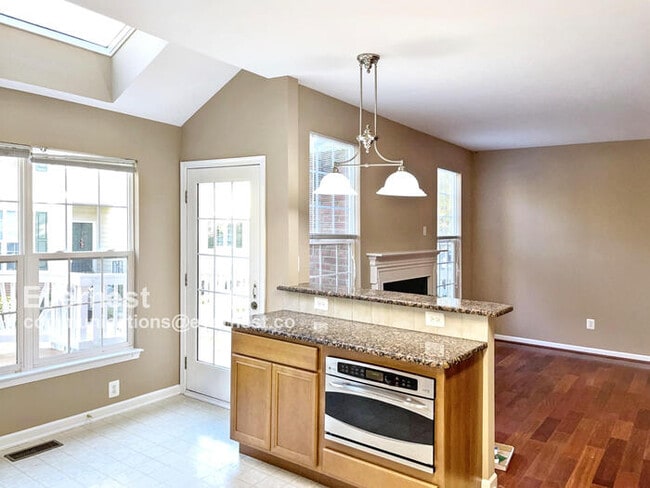 Building Photo - 43206 Somerset Hills Ter