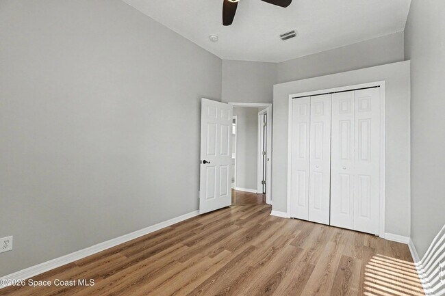Building Photo - 8056 Bracken Ln