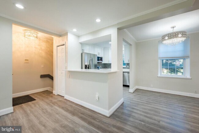 Building Photo - 3888 Porter St NW