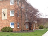 Building Photo - 10805 S Lloyd Dr