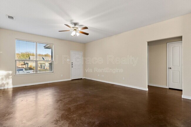 Building Photo - 120 Flat Creek Dr