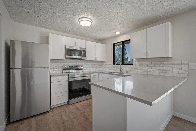 Building Photo - 10820 E Nora Ave