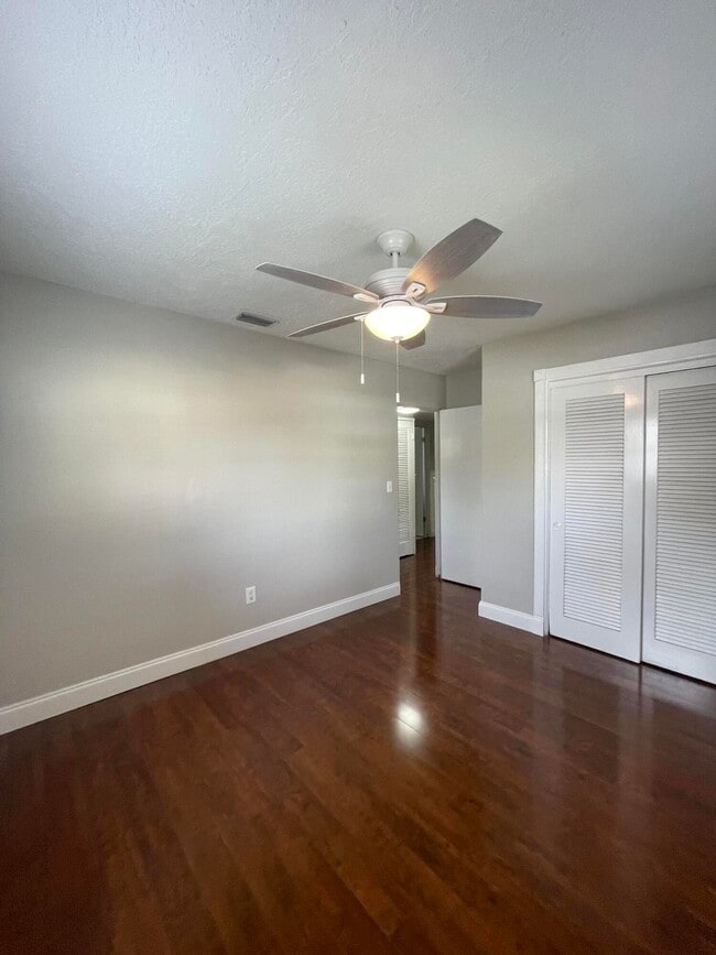 Building Photo - 5 N Deleon Ave