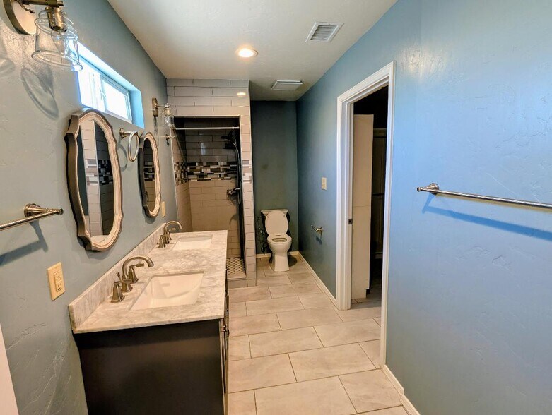 Master Bathroom - 1073 Miss Bev Ave