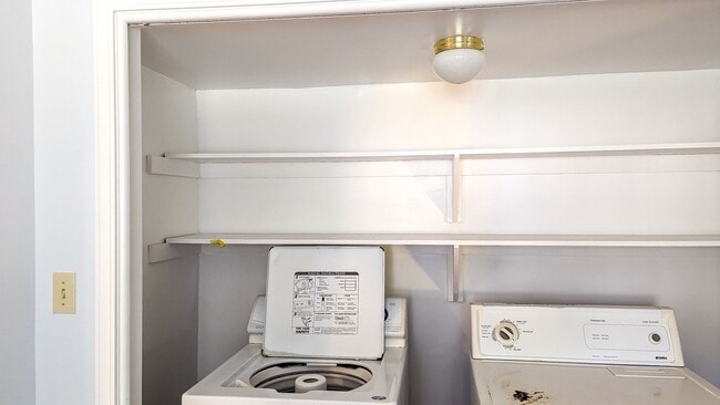 Building Photo - 3 Bedrooms, 1.5 Bathrooms - Guilderland Schools