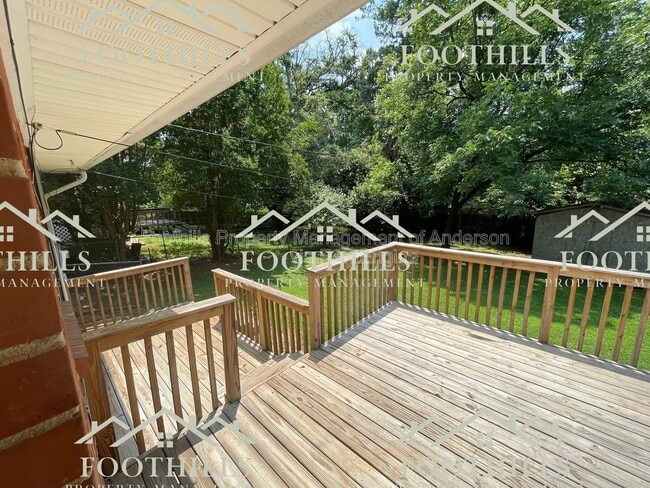Building Photo - 411 Camellia Dr