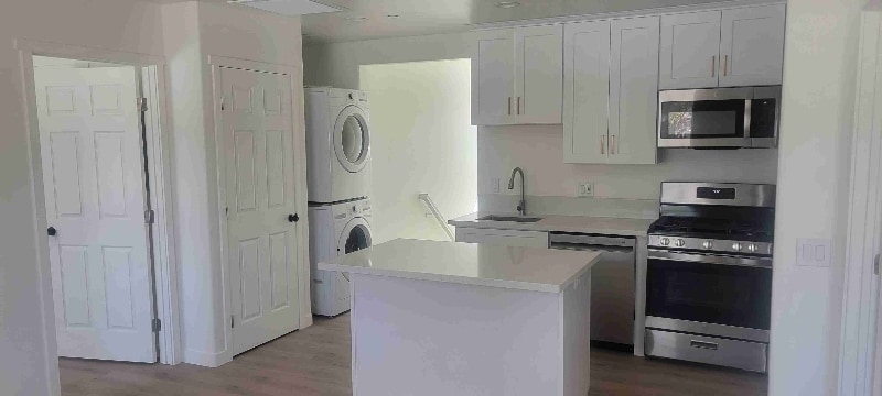 Building Photo - 8820 Noeline Ave