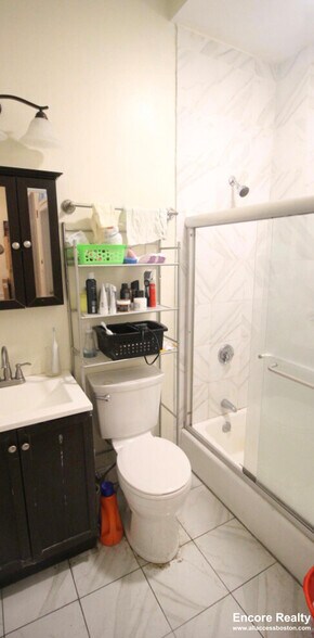 Building Photo - 84 Fenway