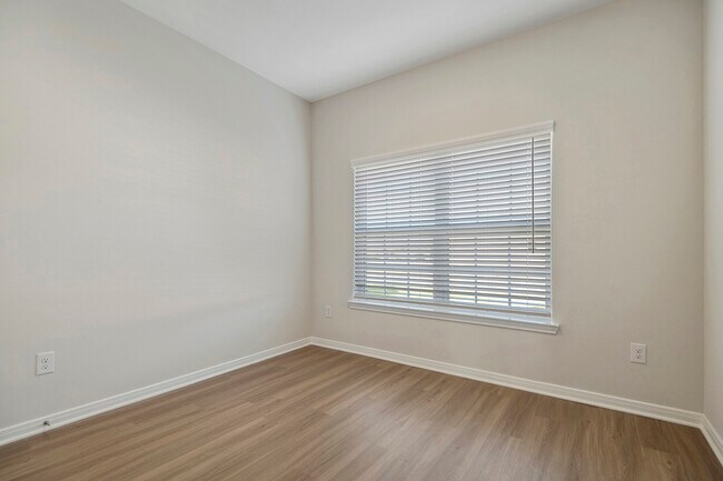 Building Photo - 417 Mustang Trot Dr