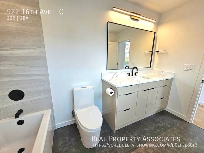 Building Photo - 922 16th Ave