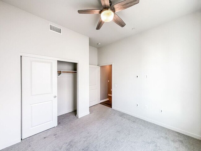 Building Photo - 2055 Bravo Loop
