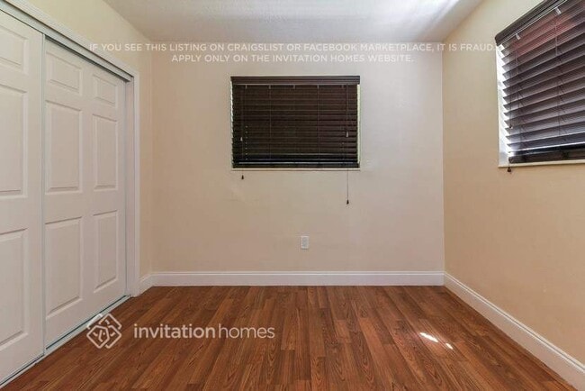 Building Photo - 10221 Dolphin Rd