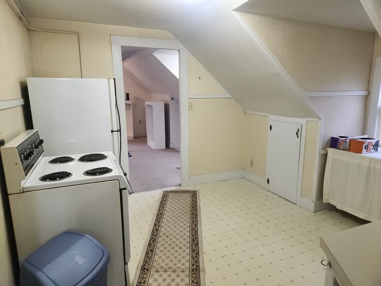 Kitchen - 261 Elm St