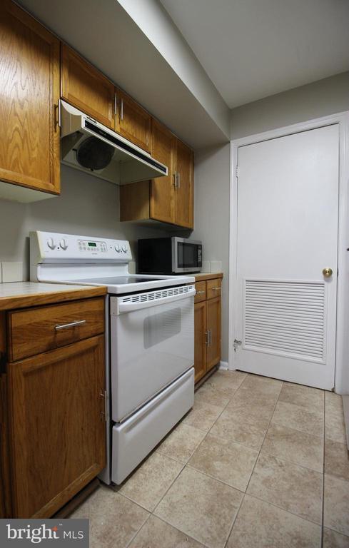 Building Photo - 2604 S Arlington Mill Dr