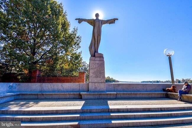 Building Photo - 1435 4th St SW