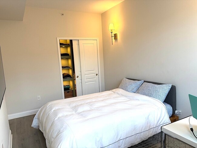 Building Photo - 4315 Park Ave