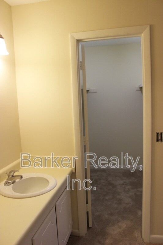 Building Photo - 203 E Ransom St