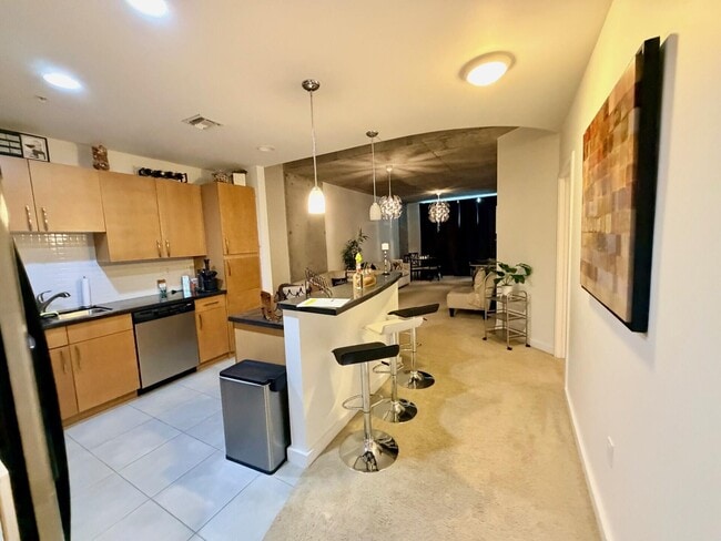 Building Photo - 300 S Australian Ave