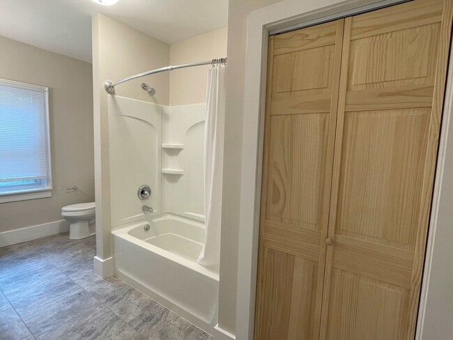 Building Photo - 113-115 E Main Street (SOLD)