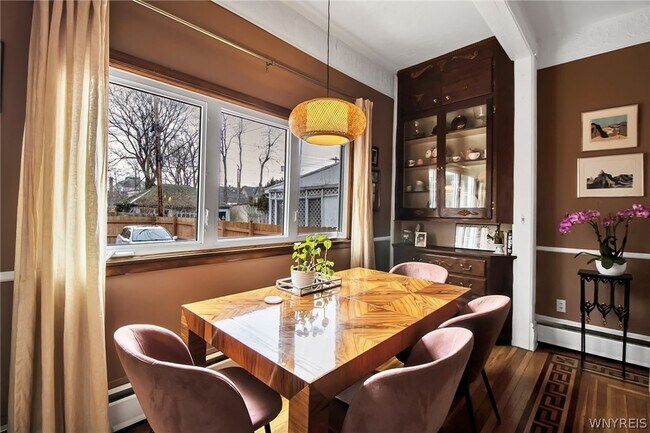 Building Photo - 370 Bryant St