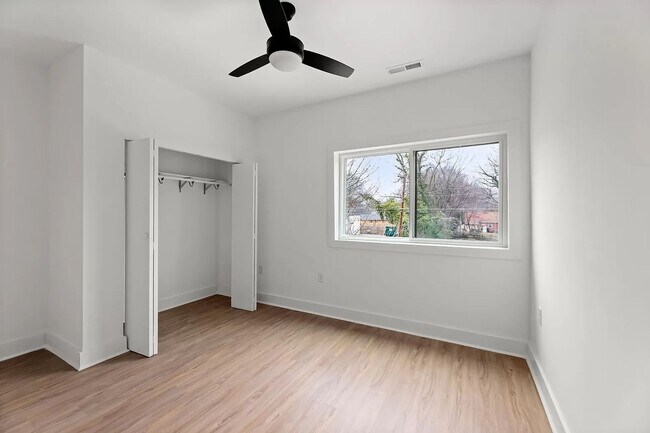 Building Photo - Room in 3 Bedroom Home at State St
