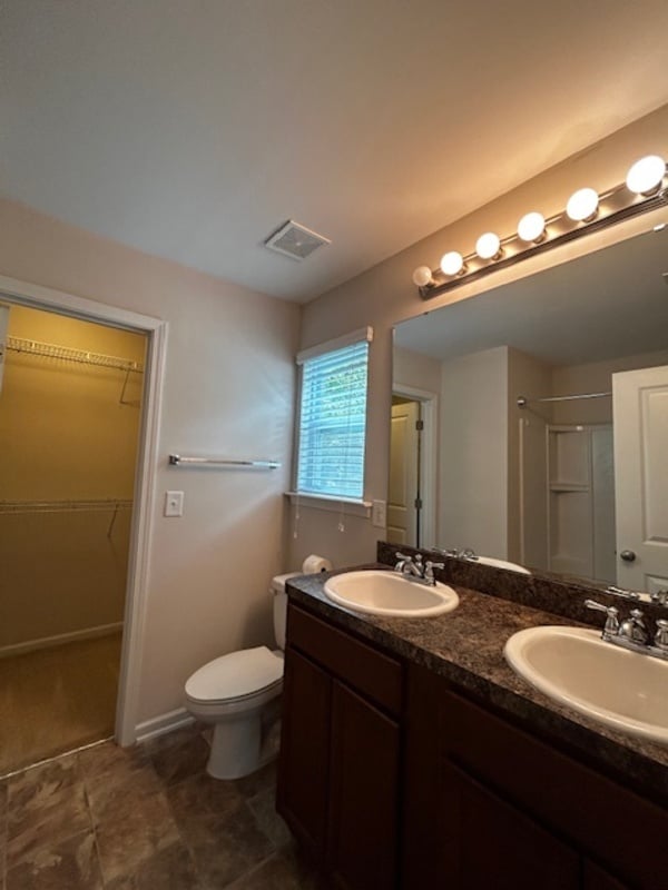 Building Photo - 257 Chesterton Dr