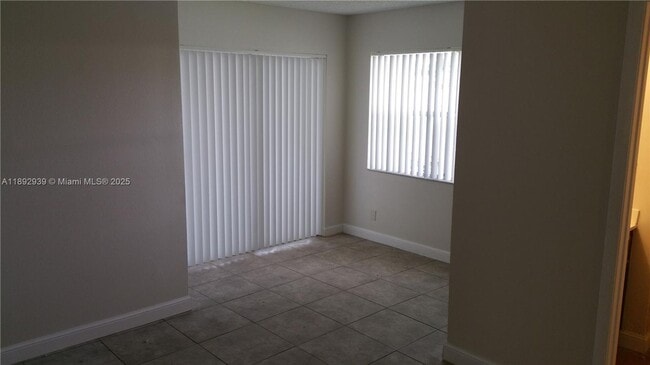 Building Photo - 7640 Westwood Dr