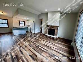 Building Photo - 4401 E 20th St