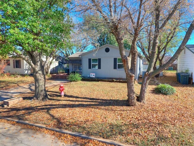 Building Photo - 816 S Santa Fe Dr