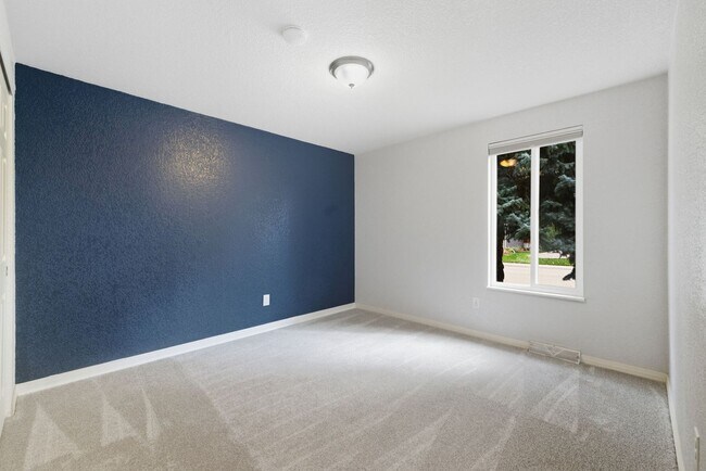 Building Photo - All you want in a home! 5 bed 3 bath ranch...