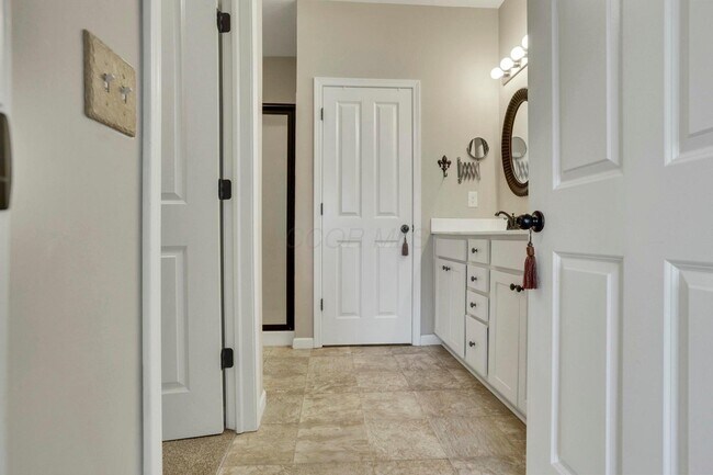 Building Photo - 505 Wintergreen Wy