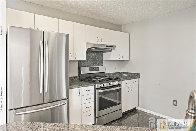 Building Photo - 834 Edpas Rd