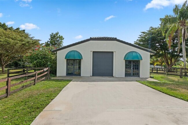 Building Photo - 10630 El Caballo Ct