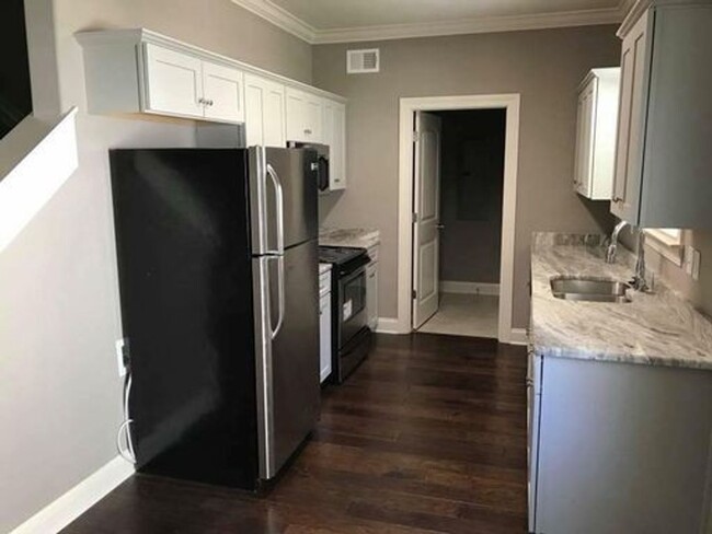 Building Photo - West End Unit 61