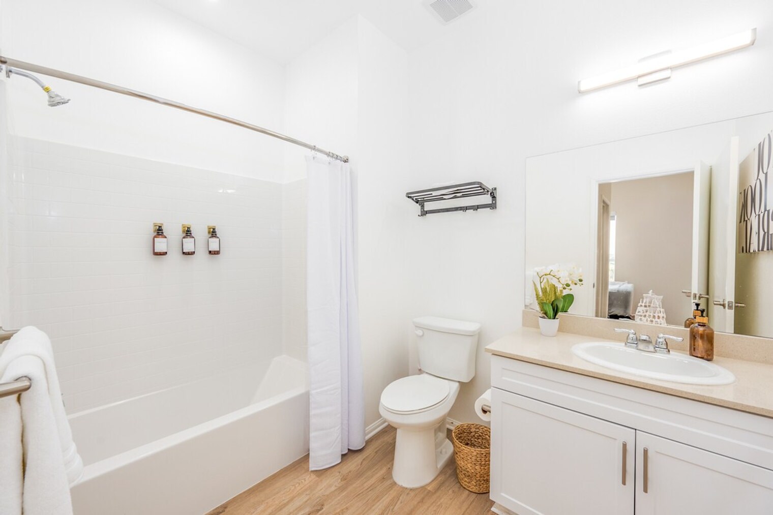 Building Photo - 4384 Iowa St