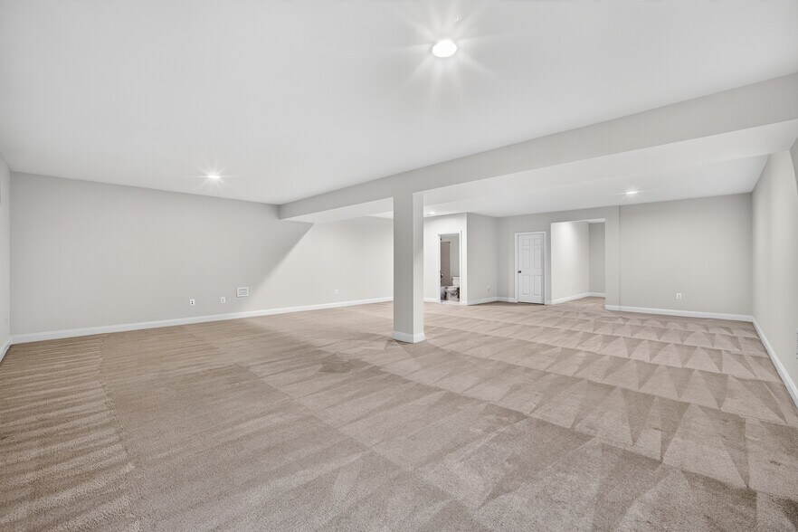 Building Photo - 23202 Evergreen Ridge Dr