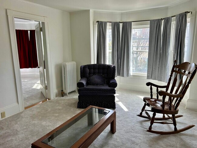 Building Photo - 61 Silver St