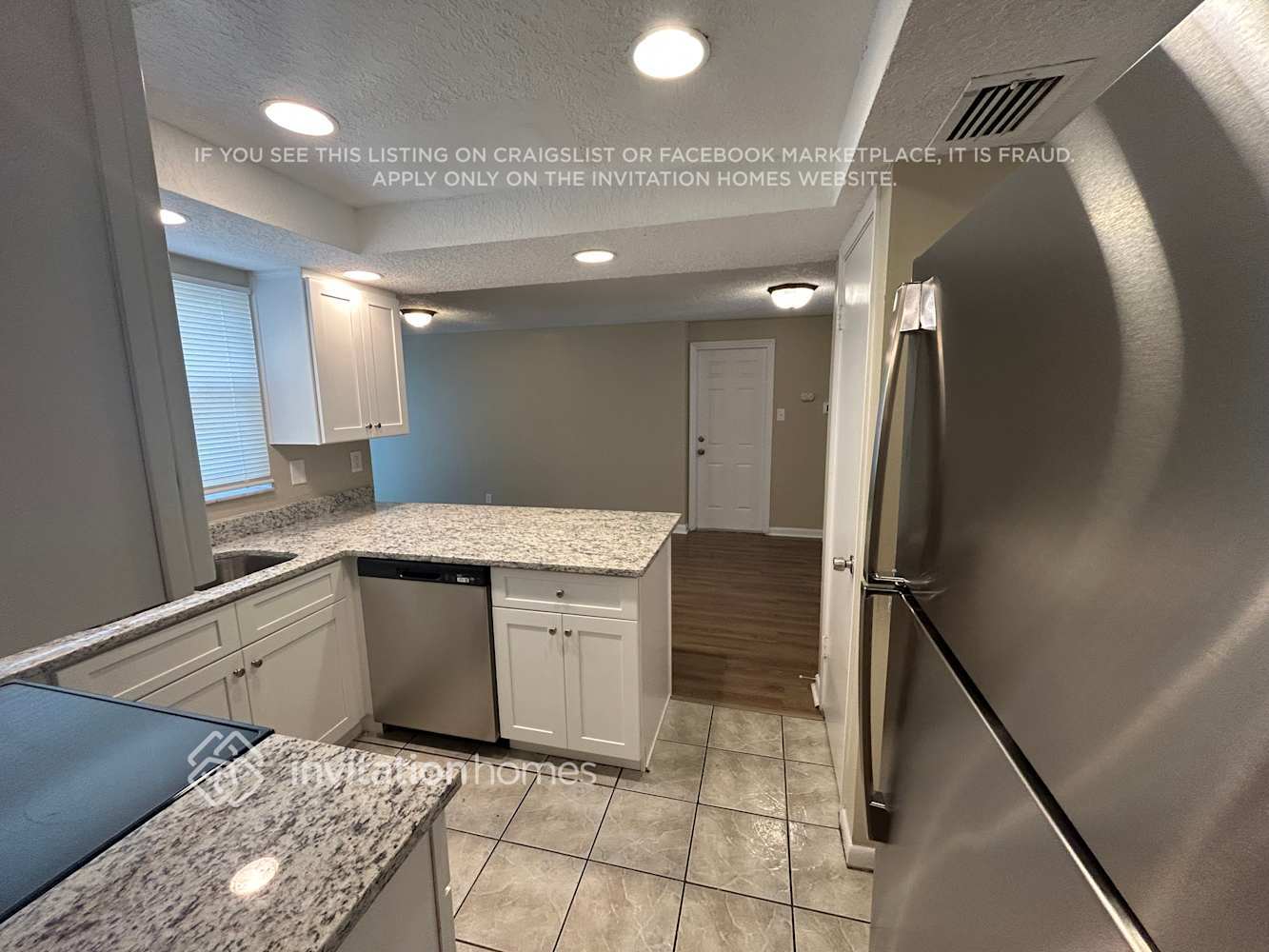 Building Photo - 1705 Village Ct