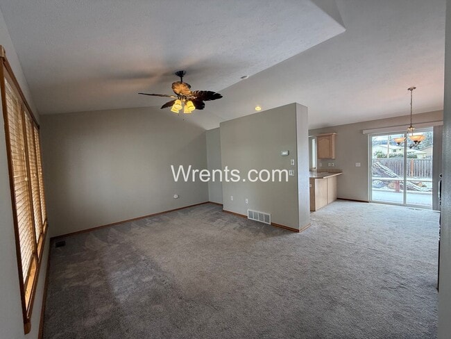 Building Photo - Beautiful 4 bed 3 bath Home!