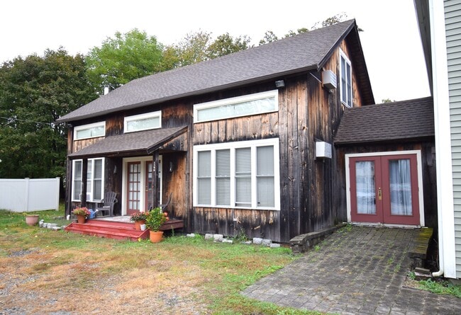 Primary Photo - 1306 Boston Post Rd